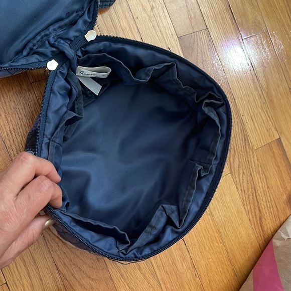 Travel Cosmetic case - Picture 11 of 12